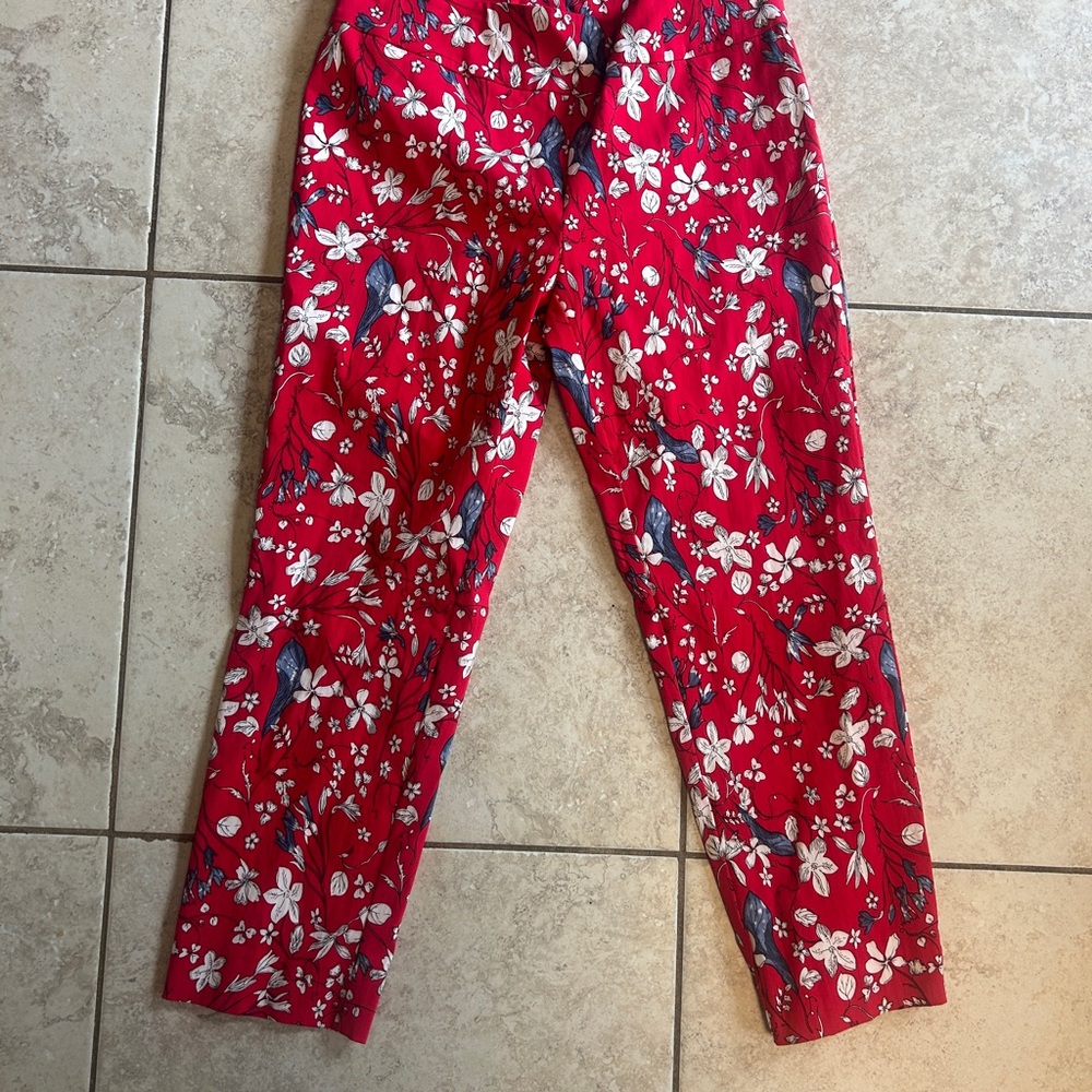 Soft Surroundings Red Floral Capris lots of stretch